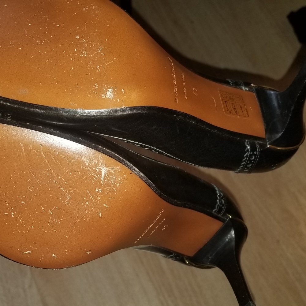 Shoes - Picture 2 of 8